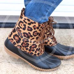 Super Cute Leopard Print With Plaid Detail Duck Boots No Trade Price Firm Women Rain Boots, Light Blue Shoes, Boutique Shoes, Boot Bling, Duck Boot, Waterproof Zipper, Leopard Shoes, Country Fashion, Ankle Shoes