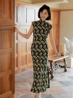 Liuli 琉璃 Retro Late 1930s Cap Sleeve Summer Qipao 1930 Summer Dress, Late 30s, Modern Cheongsam, 1930s Style, Green Retro, 1930s Fashion, Retro Geometric, Retro Summer, Vintage Fits