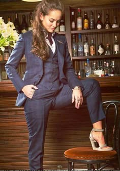 Dapper Women, Old Wardrobe, Dress Up Ideas, Woman In Suit, Steve Martin, Dress Closet, Woman Suit Fashion