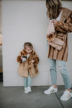 Mom Daughter Outfits, Winter Outfits Warm, Baby Outfits, Pregnancy Photoshoot