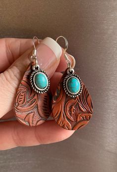 Leather Beaded Earrings, Western Leather Jewelry, Country Style Jewelry, Cute Western Earrings, Beaded Leather Earrings, Western Earrings Diy, Western Earrings Fashion, Western Turquoise Earrings, Western Jewelry Diy