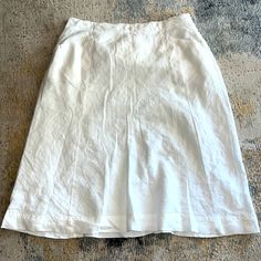 100% Linen With Cotton Lining, Slanted Front Pockets, Side Zipper, New Without Tags, Waist 18.5 Inches, Length 29.5 Inches. White Linen Skirt For Work, White Fitted A-line Bottoms, White Linen Lined Skirt, Classic White Skirt With Pockets, Classic Summer Lined Skirt, Classic Spring Lined Skirt, Classic Lined Skirt For Summer, White A-line Fitted Bottoms, White Linen Knee-length Bottoms