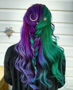 Purple And Green Hair, Half And Half Hair, Fest Outfits, Split Hair, Hair Idea, Pretty Hair Color, Bright Hair, Colored Hair