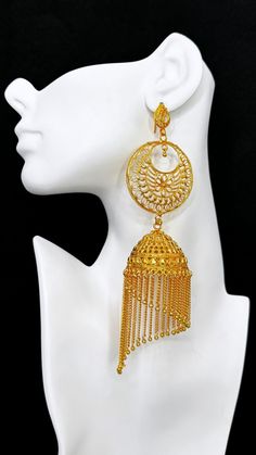 Celebrate the elegance of traditional Indian craftsmanship with these exquisite Golden Jhumka Filigree Earrings. Featuring intricate filigree work and a classic jhumka design, these earrings embody timeless beauty and cultural heritage, perfect for adding a touch of regal charm to any outfit. Ceremonial Chandelier Drop Earrings With Intricate Design, Ceremonial Intricate Chandelier Drop Earrings, Ceremonial Intricate Dangle Chandelier Earrings, Festive Temple Jewelry Danglers With Intricate Design, Intricate Temple Jewelry Danglers For Festive Occasions, Ceremonial Dangle Chandelier Earrings With Intricate Design, Ceremonial Chandelier Dangle Earrings With Intricate Design, Chandbali Earrings With Intricate Design For Festivals, Festival Chandbali Earrings With Intricate Design