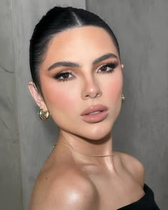 Makeup Social, Idol Makeup, Brown Smokey Eye, Brunette Bombshell, Makeup Look Ideas, Makeup And Hairstyle, Smokey Eye For Brown Eyes, Makeup Looks To Try, Inspo Makeup