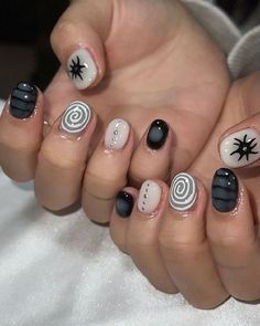 Gel Nails Alternative, Alternative Gel Nails, Cute Short Goth Nails, Funky Nail Ideas Short, Short Nail Designs Alt, Simple Design Short Nails, Gothic Nail Designs Ideas, Short Nails Alternative, Short Men Nail Designs