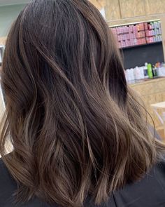 Brown Hair Highlights Short, Highlights For Short Hair, Brown Balayage Highlights, Brown Hair Highlights, Balayage Ombre Hair, Short Hair Highlights, Hair Color Underneath, Dark Hair With Highlights