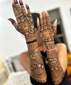 Full hand back mehndi design Palki Design Mehendi, Back Hand Mehndi Design Bridal, Hindu Bridal Mehndi Designs, Bride Mehndi Designs Indian Weddings, Bridal Mahendiii Design, Bridal Mehndi Designs Brides Indian, Back Hand Mehndi Designs For Bride, Bridal Mehndi Designs Back Hands, Dulhan Mehndi Designs Indian Weddings