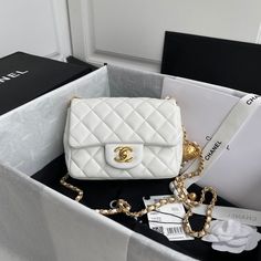 Luxury - Bags - 055 A+ Excellent Quality copies; Contact us if you've any questions in your mind. Chanel Pearls, Chanel Logo, Hermes Handbags, Chanel Bags, Gucci Handbags, Gucci Belt, Replica Handbags, Hermes Bag, Images Gif