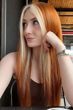 Ginger Red Hair With Blonde Money Piece Igora Hair Color, Ginger Blonde Hair, Lightening Dark Hair, Red Hair With Blonde, Blonde Money Piece, Blonde Highlights Ideas, Red Hair With Blonde Highlights, Blonde Hair Goals