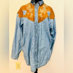 Tags Still On. Cute Trendy Western Shirt With Long Sleeves Light Wash Tops For Rodeo In Spring, Western Shirt, Mother Of Pearl Buttons, Pearl Buttons, Western Shirts, Mother Of Pearl, Button Down Shirt, Color Blue, Long Sleeves