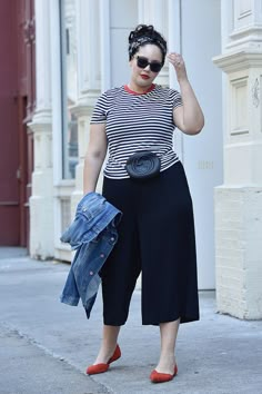 Square Pants Outfit, Outfit For Plus Size, Short Plus Size Fashion, Body Positive Fashion, Culotte Style, Curvy Fashionista, Square Pants, Plus Size Outfit