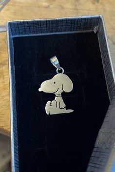 Made with silver 925 as all my jewelries in my store. Chain not included. All handmade. Snoopy Ring, Snoopy Jewelry, Snoopy Necklace, Snoopy Merch, Snoopy Figurines, Peanuts Charm, Snoopy And Woodstock, Spirit Animal, My Jewellery