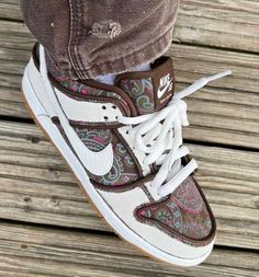 Dunk Low Paisley, Organization Shoes, Dressing Shoes, Shoe Outfits, Storage Shoes, Shoe Organization, Shoe Storage Ideas, Trends Shoes, Trendy Shoes Sneakers