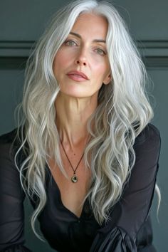 Long Grey Hair, Long Silver Hair, Silver Haired Beauties, Grey Hair Transformation, Long White Hair, Color Rubio, Gorgeous Gray Hair, Grey Hair Inspiration, Beautiful Gray Hair