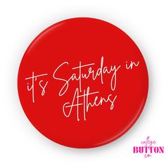 a red button with the words it's saturday in aftens on it