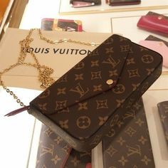 Tas Lv, Sac Michael Kors, Pochette Louis Vuitton, Sac Louis Vuitton, Replica Designer Handbags, Chanel Purse