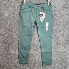 5.11 Tactical Pants Womens Green 12 Regular (32 X 30) Defender Flex 64415 Condition-Nwt Durable And Comfortable Tactical Pants For Women, Ideal For Outdoor Activities Or Casual Wear. Offers A Sleek Design With Multiple Pockets. Durable Fabric Multiple Pockets Button & Zipper Closure Belt Loops Sleek Design 511 Tactical Pants, Tactical Pants, Pants Womens, Sleek Design, Outdoor Activities, Pant Jumpsuit, Casual Wear, Straight Leg, Size 12