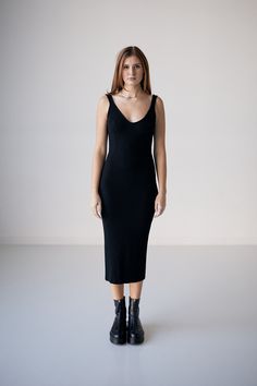 Mid-length dress in merino wool with scooped back, sweetheart neckline, and seashell ribbed bustier. Scoop Neck Ribbed Dress For Night Out, Ribbed Scoop Neck Dress For Night Out, Chic Evening Midi Dress With Scoop Neck, Elegant Ribbed Bodycon Dress With Scoop Neck, Fitted Ribbed Midi Dress With Straight Neckline, Mid Length Dresses, Sweetheart Neckline, Mid Length, Venice