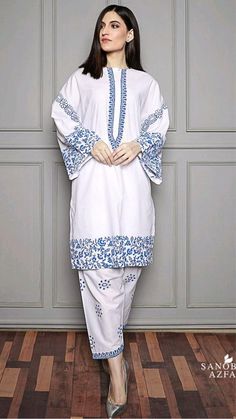 Winter dresses Girls Eid Dress, Dress With Mirror Work, Eid Dress Design, Shalwar Suit, Kurti Pattern, Agha Noor, Short Kurtis, Eid Dress, Baby Poncho