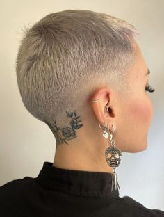 Fades Haircut and Low Taper Fade Haircut to Try in 2024 Short Shaved Hair Styles For Women, Buzzcut Fade Women, Platinum Blonde Hair Buzzcut, Shaved Platinum Blonde Hair, Women’s Buzzed Hair, Fem Buzzcut, Female Buzzcut Fade, Silver Buzz Cut Women