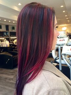 Reds and purples Chunky Highlights, Hair Color Underneath, Dark Hair With Highlights, Glossy Hair, Hair Inspiration Color, Cool Hair Color, Crazy Hair, Hair Pin, Aesthetic Hair