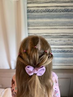 Toddler Hairstyles Girl With Bangs, Cute Toddler Hairstyles For Short Hair, Toddler Hair Girl, Bangs Types, Toddler Girl Hair, Christmas Hairstyle, Childrens Hairstyles, Fall Fashion Inspiration, Girl Hairdos