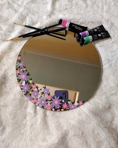 Hand painted mirrors and embroidery canvas #handpaintedmirrors #embroiderycanvas Painted Mirrors Frame, Drawing On The Mirror, Mirror Doodles Ideas, Full Length Mirror Painting Ideas, Painting Mirror Ideas, Painting On Mirrors Ideas, Mirror Frame Painting Ideas Aesthetic, Hand Mirror Decorating Ideas