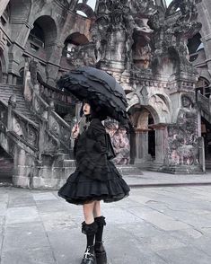 Goth Japanese Fashion, Goth Subculture, Romantic Goth, Goth Women, Japanese Street Fashion, Reference Poses, J Fashion, Fashion Images