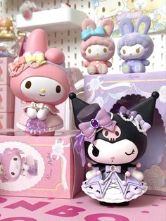 hello kitty dolls are on display at a toy store