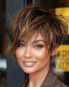 Easy Short Hair, Κούρεμα Bob, Funky Short Hair, Short Shag Haircuts, Cool Short Hairstyles, Hair Color Auburn