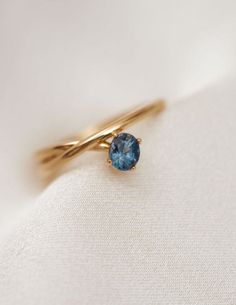 Solitaire Ring Designs, Blue Sapphire Jewelry, Twisted Band Ring, Gold Sapphire Ring, Sapphire Band, Blue Stone Ring, Sapphire Engagement Ring, Stone Gold, Blue Sapphire Rings