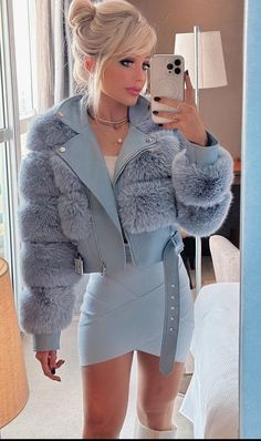 Look baby blue Barbie Winter Fur Outfits, Striper Outfits, Makeup Beauty Room, Fur Outfit, Asymmetrical Midi Dress, High Fashion Looks, Fashion Illustration Dresses, Beautiful Barbie Dolls, Fur Coats Women