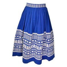 Guatemalan Dresses, Mid Century Blue, White Knee Length Skirt, Cocktail Skirts, Shirt Dress Pattern, Holiday Skirts, Folk Rock, Life Styles, Textured Skirt