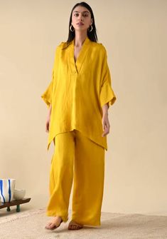 Linen Style Fashion, Co Ords Outfits, Simple Kurta Designs, Look Formal, Casual Indian Fashion, Sustainable Clothing Brands, Mode Boho, Simple Pakistani Dresses, Designer Dresses Casual