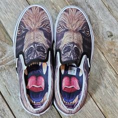 New Vans Custom Culture 2015 Artwork Bear Classic Slip-On Unisex Size: Men Us 7.0/Women 8.5 These Classic Slip-On Vans Are Custom, And They Are Truly A Piece Of Art. The Artist Painted The California Brown Bear On These Cool Shoes. Custom Culture Winner In 2015 More Photos Will Be Added New With Box The Box Was Damaged During Shipping From The Wholesaler. Vans Custom, Custom Vans Shoes, Cool Shoes, New Vans, Shoes Custom, Custom Vans, Mens Vans, Classic Man, Brown Bear