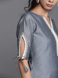 Suit Neck Designs, Design Kurta, Stylish Kurtis Design, Kurti Sleeves Design, New Kurti Designs, Kurta Patterns, Simple Kurta Designs, Designer Kurti Patterns, Simple Kurti Designs