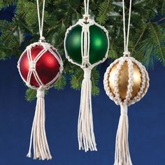 kit for making three macrame Christmas ball ornaments, red - green - gold color satin finish with Natural unbleached cotton cord Diy Decorative Balls, Christmas Ball Decorations, Nostalgic Christmas, Macrame Knots Tutorial, Christmas Balls Decorations, Knots Tutorial, Ball Decorations, Nails 2023