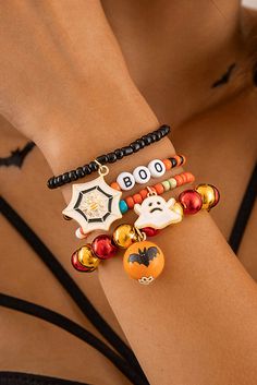 This 4-piece Halloween bracelet stack is the perfect accessory for any spooky celebration! With a ghost, pumpkin, and spider charm, these bracelets add a touch of fun and style to any outfit. Perfect for Halloween parties or everyday wear, these bracelets are a must-have for any Halloween lover. Material: Alloy Orange Accessories, Ghost Spider, Halloween Bracelet, Chic Halloween, Halloween Beads, Halloween Style, Spooky Ghost, Stylish Bracelet, Halloween Spirit