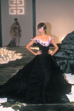 1998 Couture, Vintage Runway Fashion, Givenchy Couture, Alexander Mcqueen Dresses, Vintage Runway, Princess Caroline