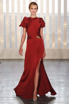 Kate Middleton Gowns, Jenny Packham Dresses, Holiday Party Fashion, Lily Evans, Jenny Packham, Dresses Red, Designer Gowns, Gorgeous Gowns, Donna Karan