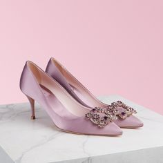 Silk Flower Strass Pumps - 1 Roger Vivier Flats, Fashion Workshop, Shoes Everyday, Crystal Pumps, Noble Lady, Sergio Rossi Shoes