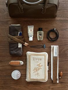 Packing Aesthetic, What In My Bag, Essential Bag, Men's Fashion, Gifts, Pins