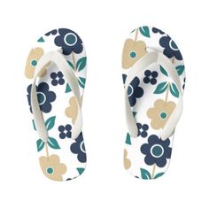 Retro Blue/Beige Flowers Kids Flip Flops - blue gifts style giftidea diy cyo Aesthetic Flip Flops, Personalized Flip Flops, Beige Flowers, Girls Flip Flops, Outfits Vintage, Kids Flip Flops, Summer Flip Flops, Clothing Outfits, Retro Blue