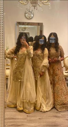 Madrasi Bride Look, Modest Desi Clothes, Matching Pakistani Outfits, Desi Wedding Outfits Guest, Modest Desi Outfits, Matching Desi Outfits, Desi Bridesmaid Dresses, Pakistani Shaadi Aesthetic, Desi Prom Dresses