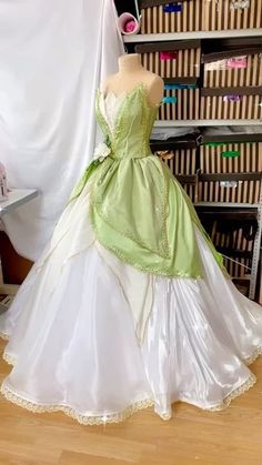 Princess Tiana Prom Dress Ball Gowns, Princess Tiana Gown, Princess Tiana Themed Prom Dress, Princess The Frog Wedding, Princess Tiana Corset, Princess Tiana Ball Gown, Princess And The Frog Inspired Party, Tiana Princess And The Frog Dress, Tiana Themed Quince Dress