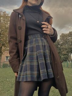 Academia Aesthetic Outfit, Dark Academia Outfits, Dark Academia Outfit, Mode Tips, Academia Outfits, Dark Academia Clothes, Academia Clothes, Academia Style, Academia Fashion