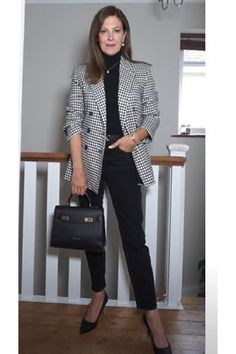 Black And White Blazer Outfit, Check Blazer Outfit, Houndstooth Blazer Outfit, Houndstooth Outfit, Outfits For Autumn, White Blazer Outfits, Work Attire Women, Teddy Blake, Classy Fall Outfits