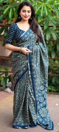 Blue Color Saree, Party Wear Traditional, Bengali Saree, Saree Style, Wedding Saree Collection, Hair Png, Traditional Saree, Trendy Blouses, Trendy Blouse Designs