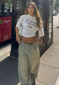 Street Fits, First Day Of School Outfit, Spring Looks, Cute Casual Outfits, Fitness Inspo, Teen Fashion